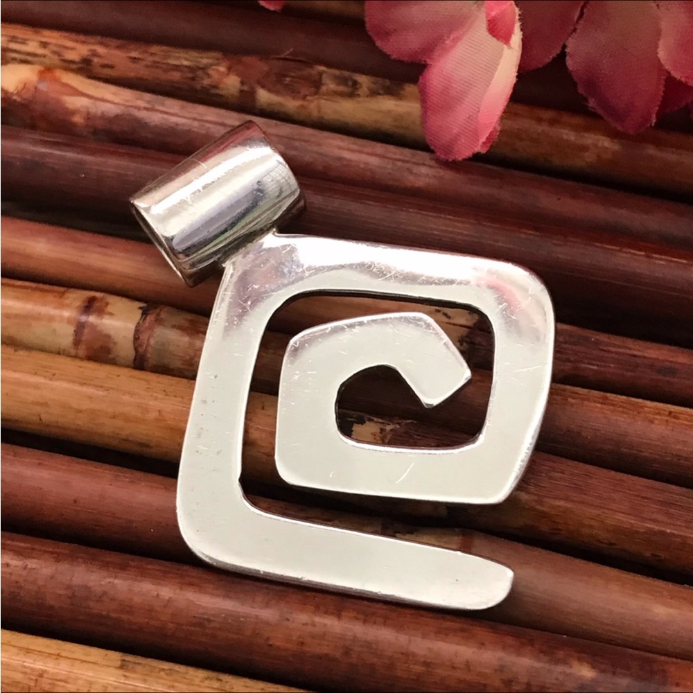 Silpada Sterling Silver Geometric Maze Pendant